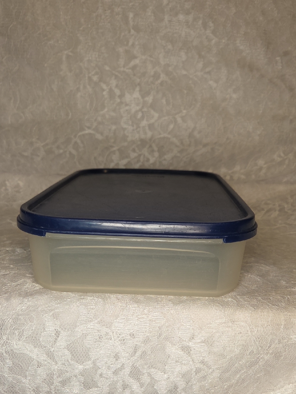 Tupperware: Container with Lid, #1 - Picture 2 of 7